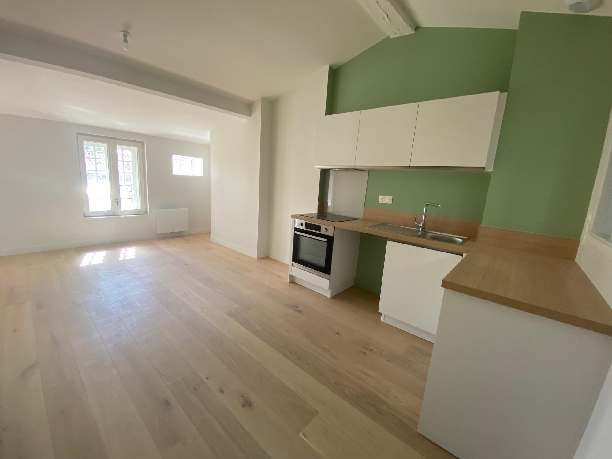 La Rochelle centre ville – T2 d’env. 50m² avec un grenier