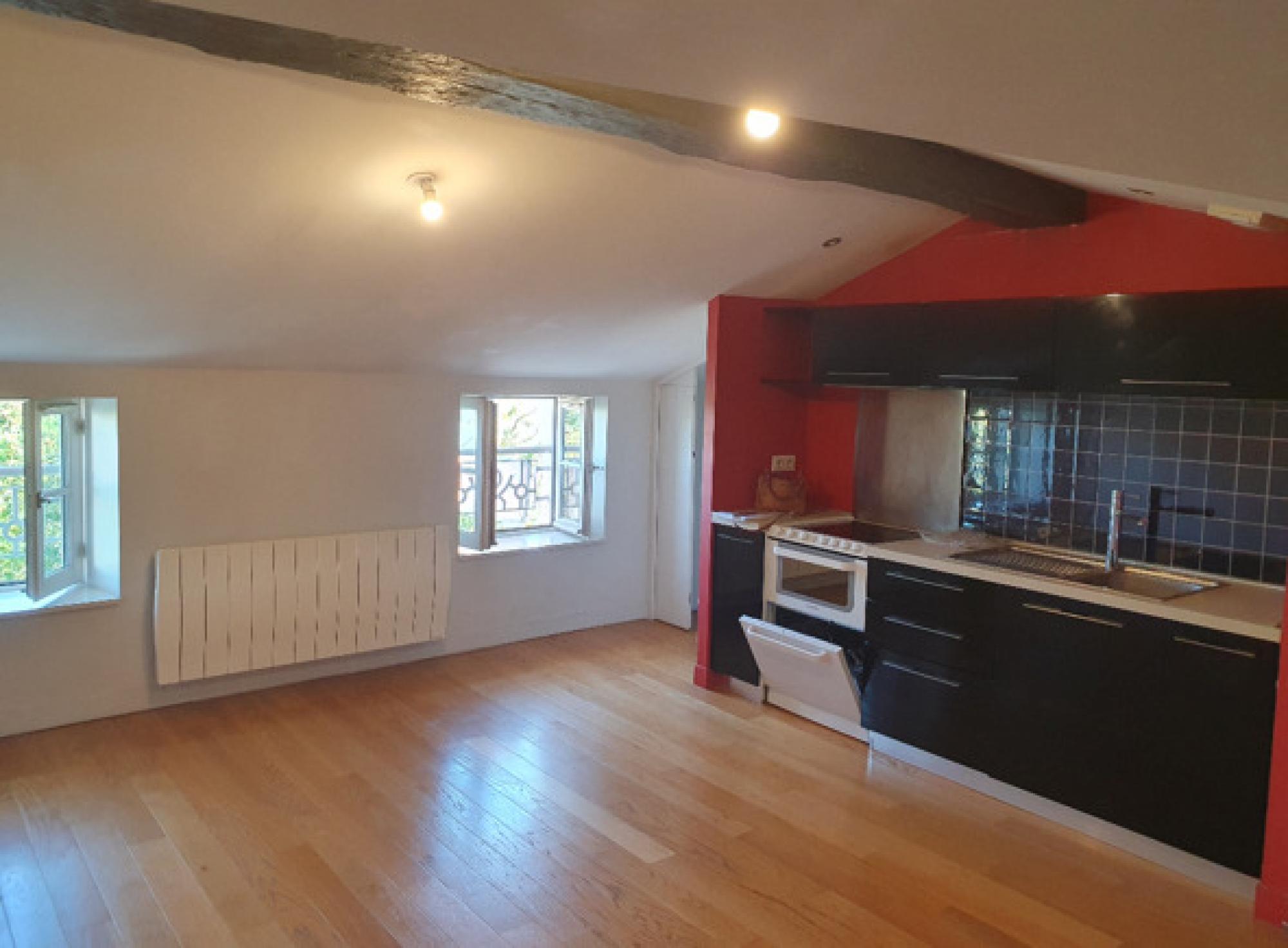 T2 - R+3 - Hyper Centre